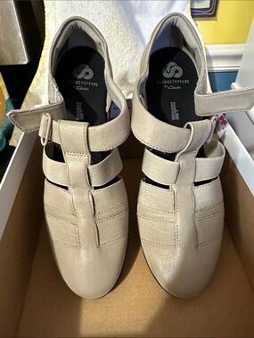 Preowned Clarks Cloudsteppers Women's Light Taupe Strappy Comfort Mules